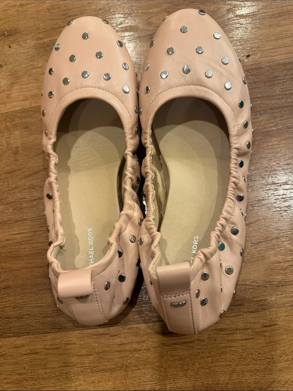 size 8.5 michael Kors women use good condition Blush Studded Ballet Flats
